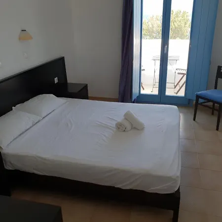 Captain's Rocks Hriszí Aktí