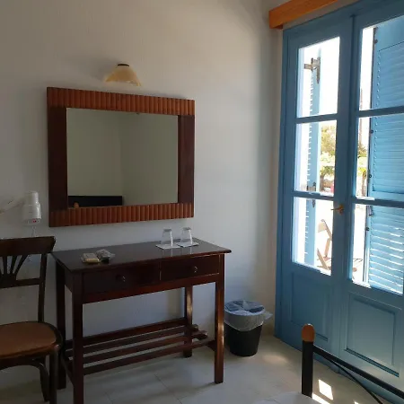 Captain's Rocks Szálloda Hriszí Aktí