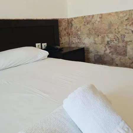 Captain's Rocks Szálloda Hriszí Aktí