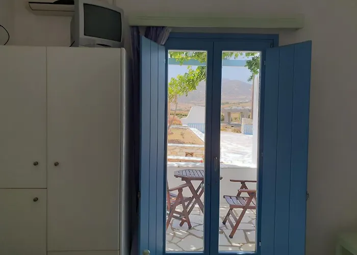 Captain's Rocks 3* Chrisi Akti (Paros)