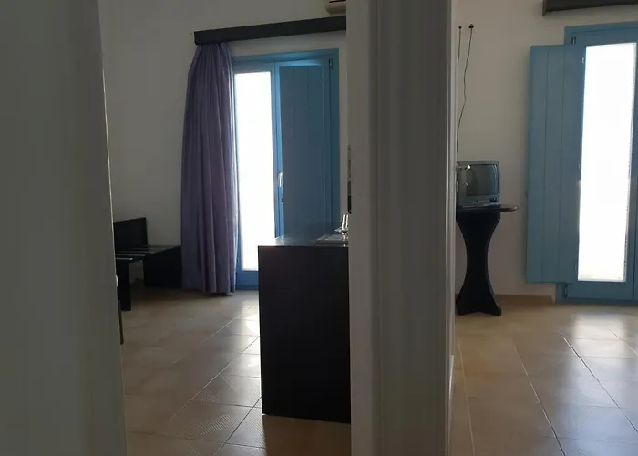 Captain's Rocks 3* Chrisi Akti (Paros)