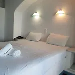 Captain's Rocks 3*