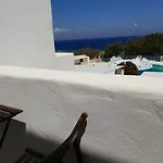 Captain's Rocks 3*