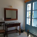 Captain's Rocks Hotel Chrisi Akti (Paros)