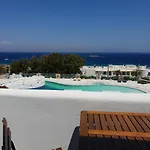 Captain's Rocks Hotel Chrisi Akti (Paros)