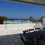 Captain's Rocks 3* Chrisi Akti (Paros)