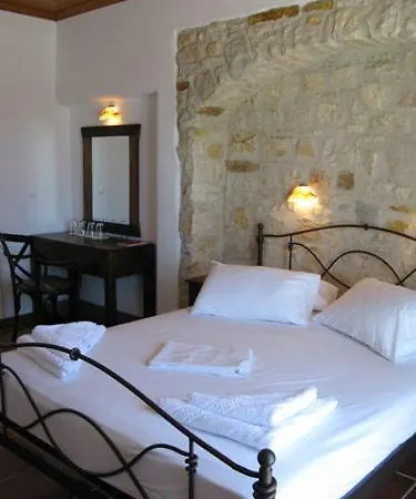 Hotel Captain's Rocks 3*