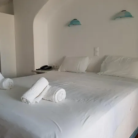 Hotel Captain's Rocks 3*