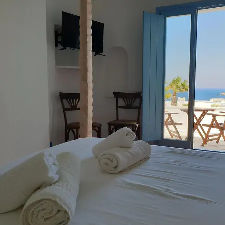 Hotel Captain's Rocks 3*