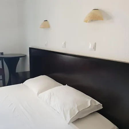 Captain's Rocks Otel