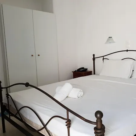 Captain's Rocks 3* Chrisi Akti (Paros)