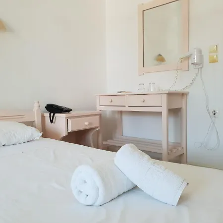 Hotel Captain's Rocks 3*