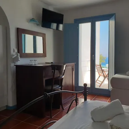 Captain's Rocks Otel