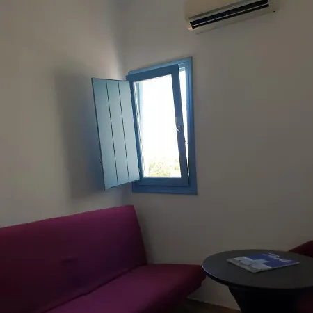 Otel Captain's Rocks Chrisi Akti (Paros)