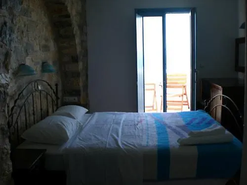 Captain's Rocks Hotel 3*