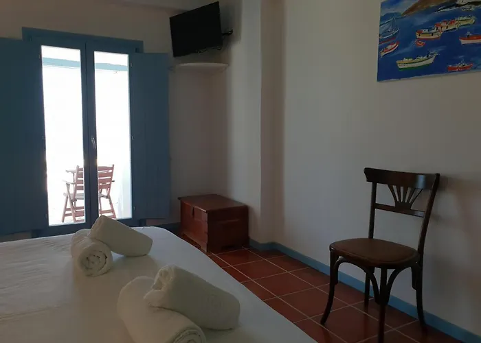 Captain's Rocks Chrisi Akti (Paros)