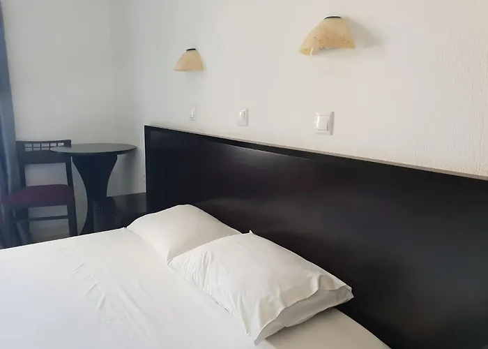 Captain's Rocks Hotel