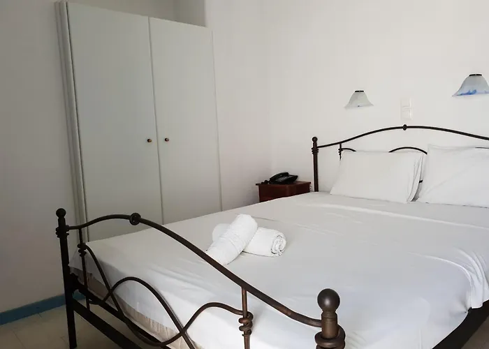 Captain's Rocks 3* Chrisi Akti (Paros)